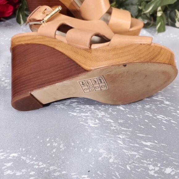 Michael Kor Nude Wedge Sandal.Strappy Leather - Picture 9 of 9